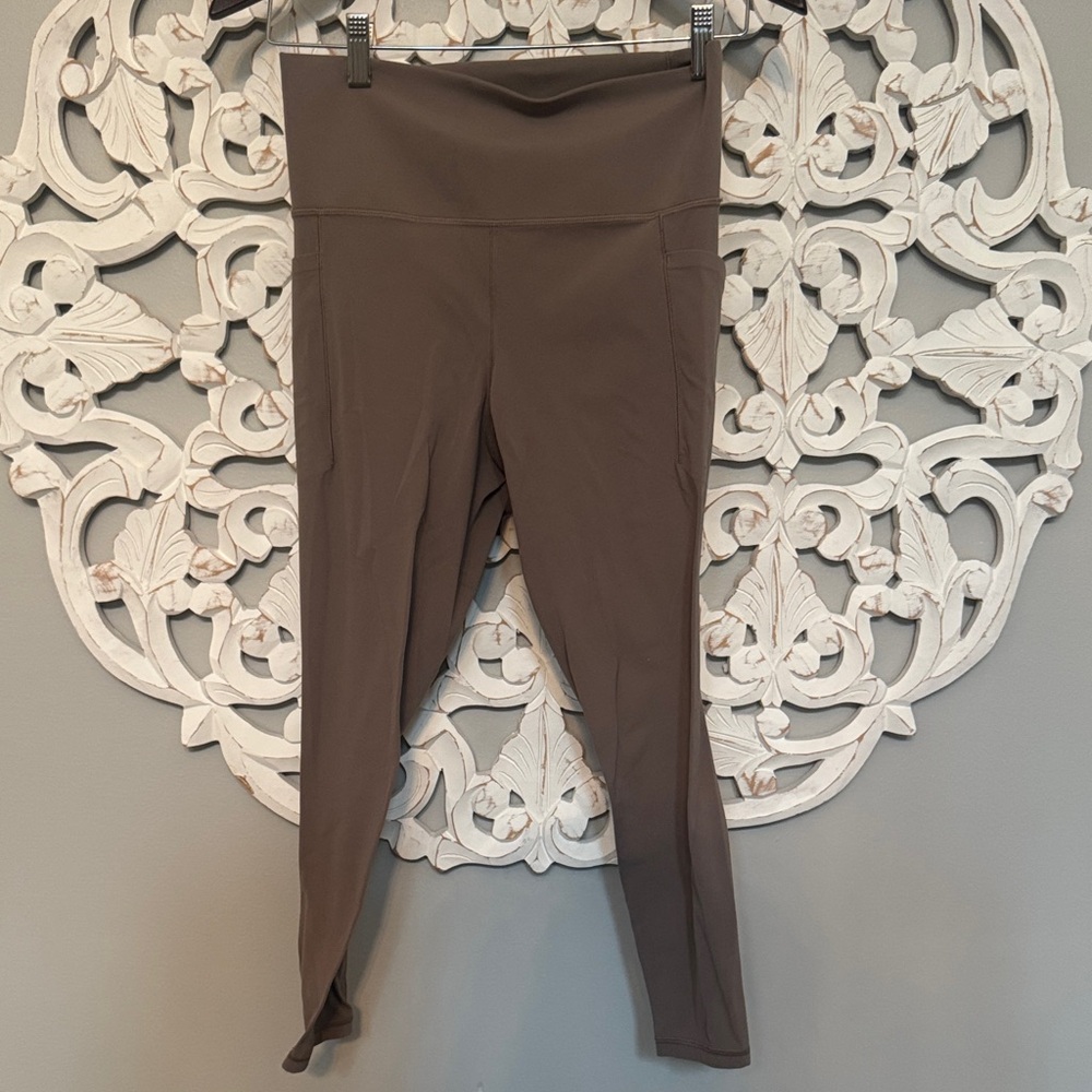 Athleta Brown Activewear Leggings with Side Pockets size Medium
